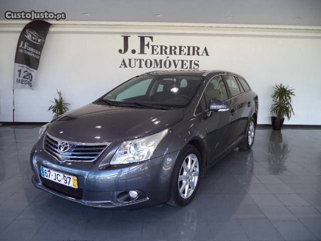 Toyota Avensis 2.0 D-4D Pele GPS Abril/10 - à venda -