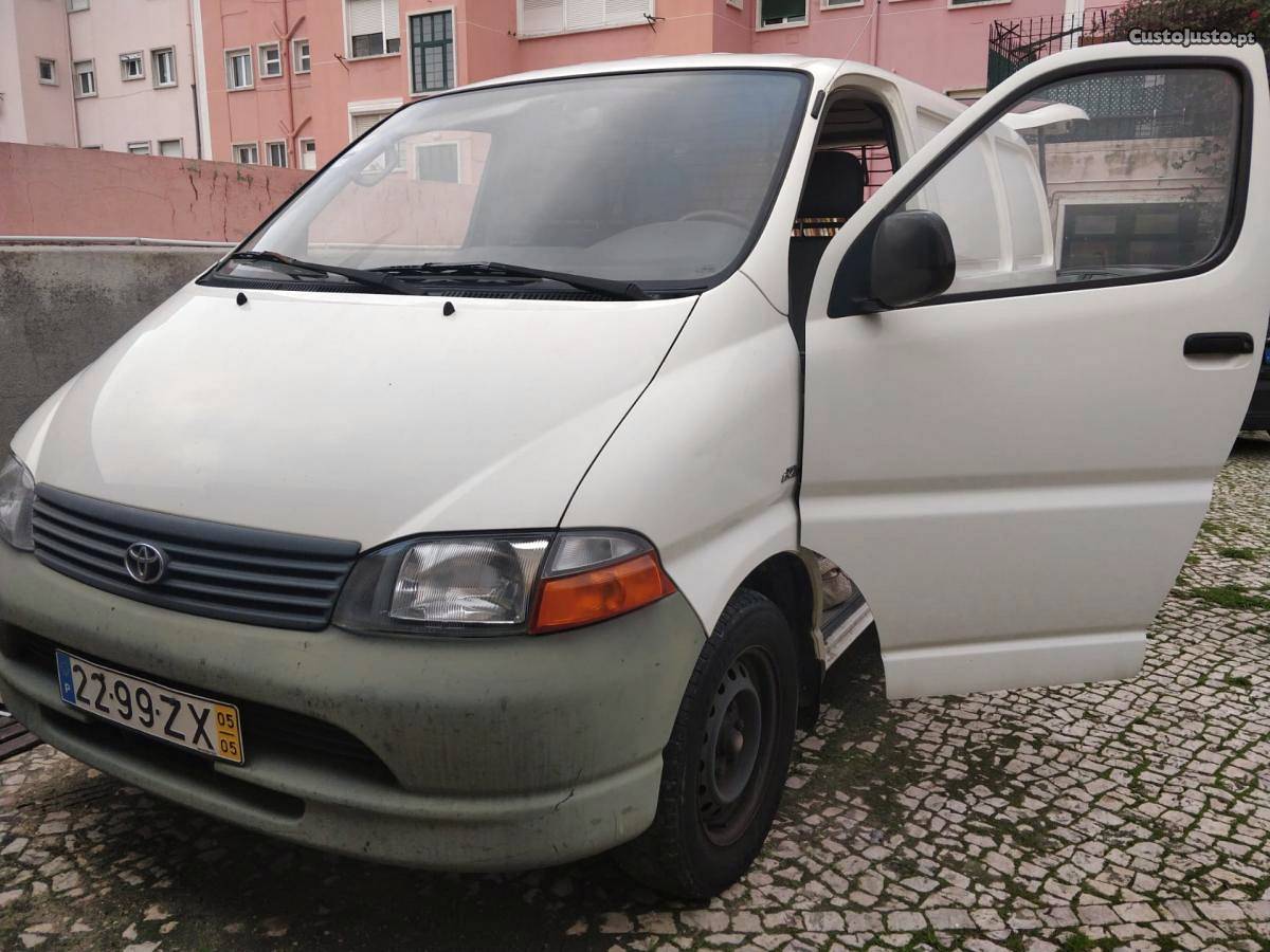 Toyota HiAce D-4D cc Maio/05 - à venda - Comerciais /