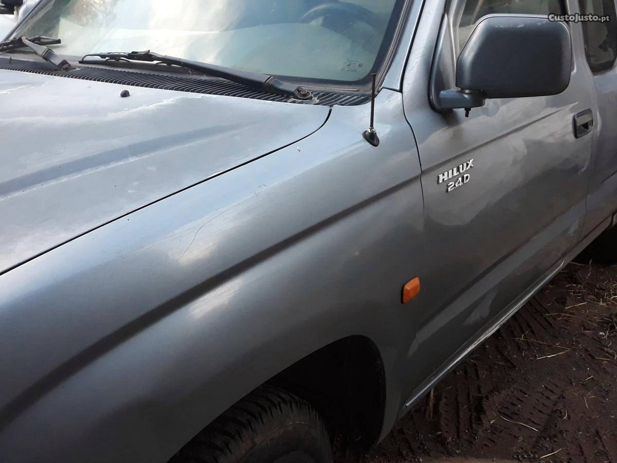 Toyota Hilux Xc Setembro/00 - à venda - Ligeiros