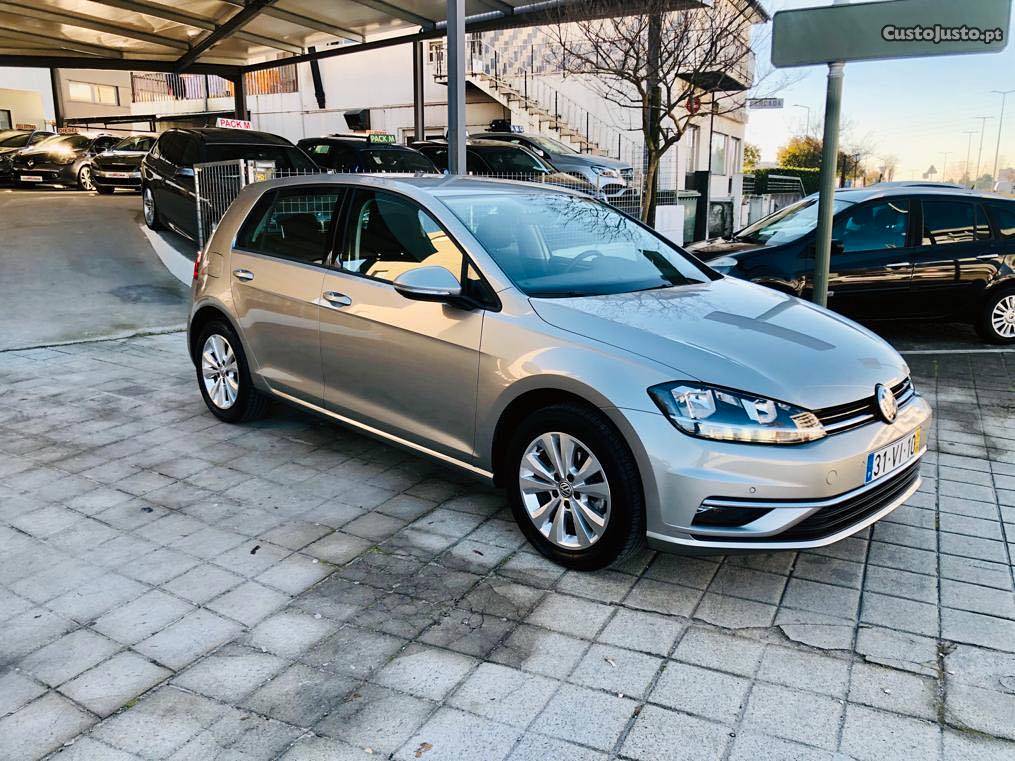 VW Golf 1.0 TSI Confortline Agosto/18 - à venda - Ligeiros