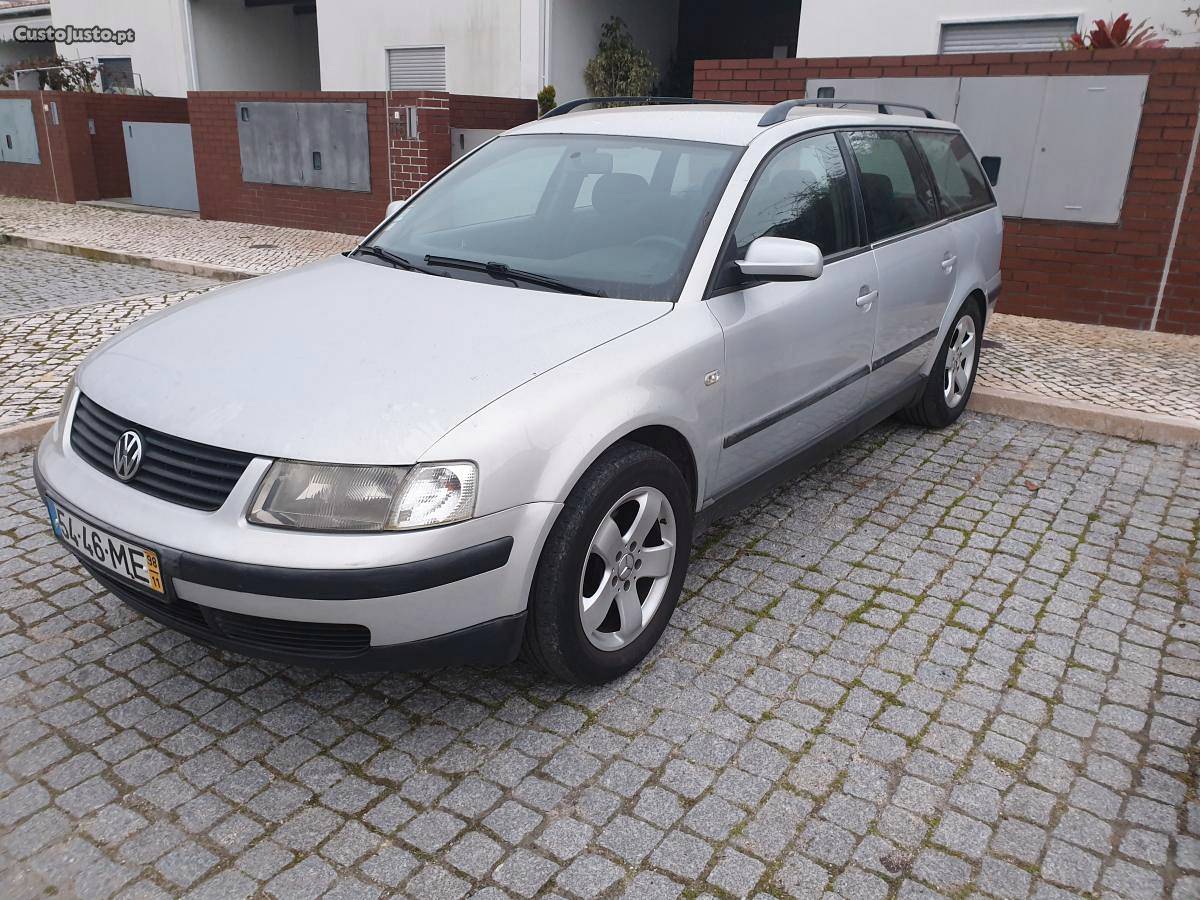 VW Passat V Novembro/98 - à venda - Ligeiros