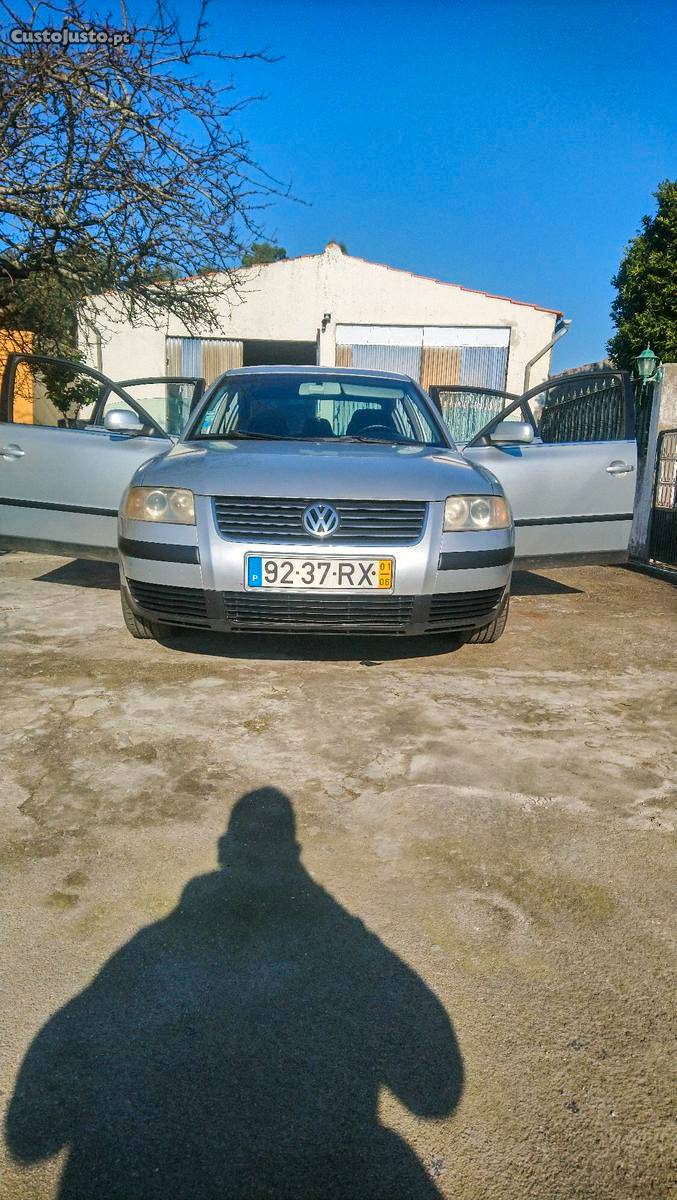 VW Passat highline Junho/01 - à venda - Ligeiros