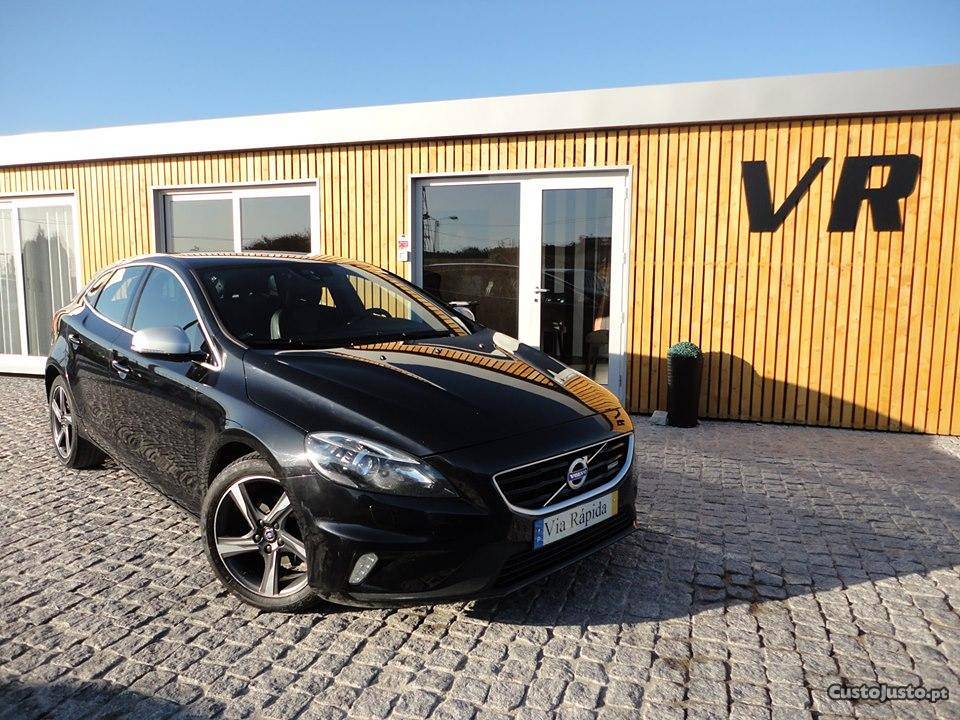 Volvo V40 R design 1.6d Abril/15 - à venda - Ligeiros