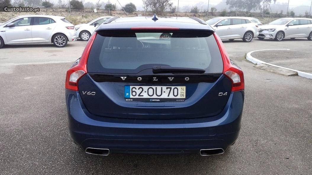 Volvo V60 Dcv-Nacional Abril/14 - à venda - Ligeiros