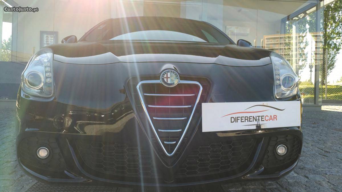 Alfa Romeo Giulietta 1.6 JTDM Junho/11 - à venda - Ligeiros