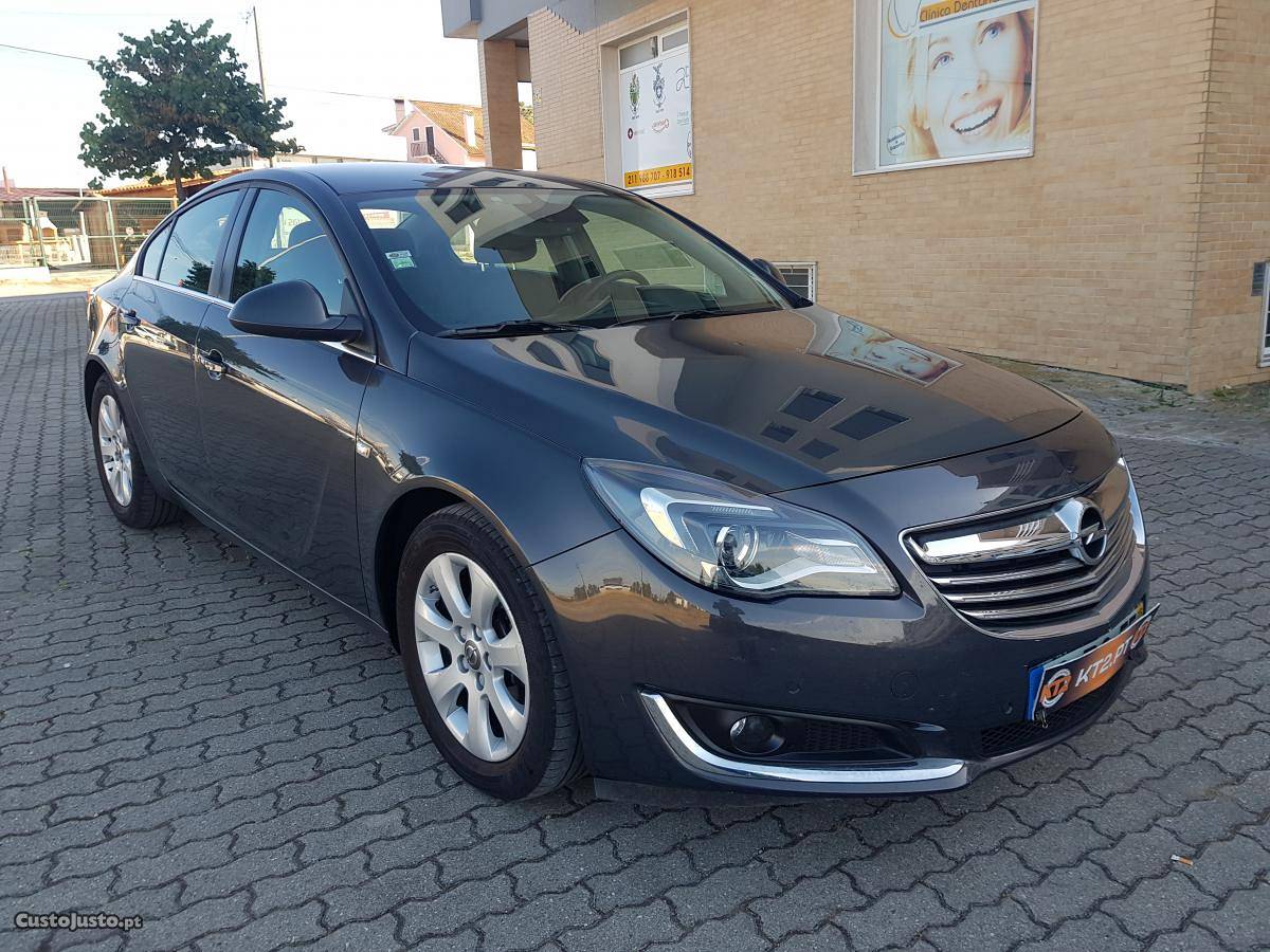 Opel Insignia 2.0 CDTi Executive Fevereiro/15 - à venda -