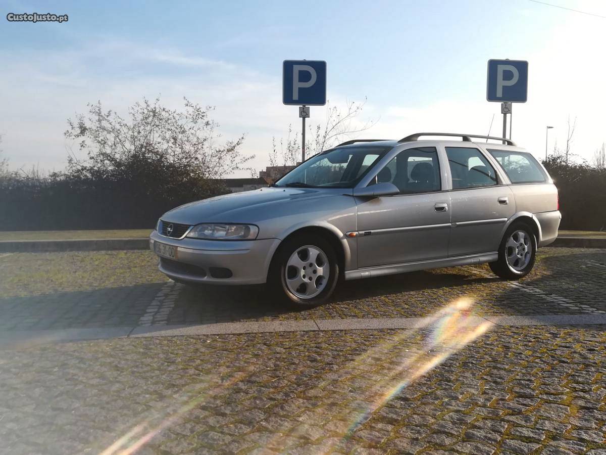 Opel Vectra 1.6i 16v (100cv) Setembro/99 - à venda -