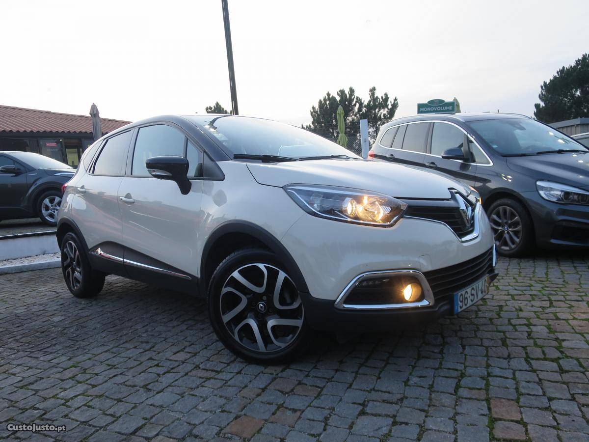 Renault Captur 1.5 dCi Exclusive Abril/17 - à venda -