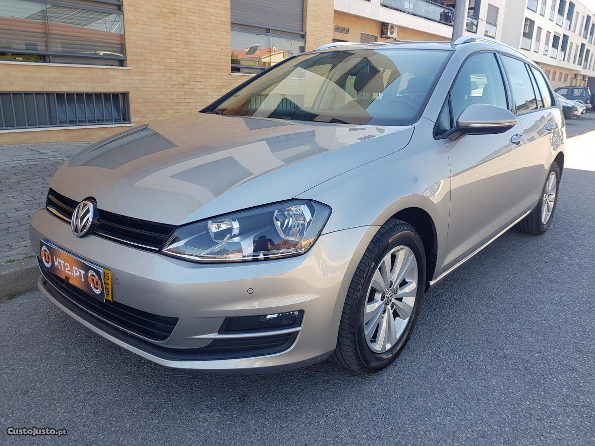 VW Golf 1.6 TDi BlueMotion Março/15 - à venda - Ligeiros