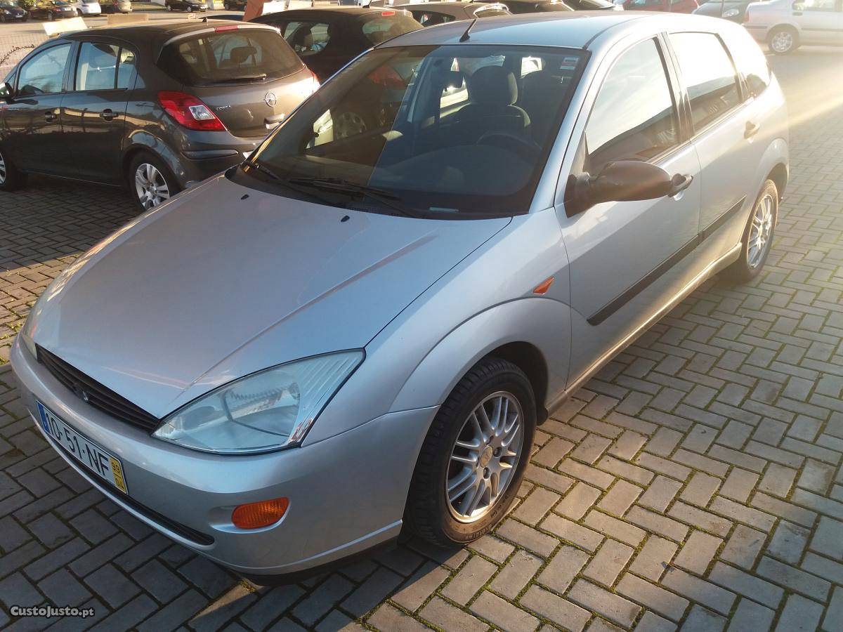 Ford Focus 1.4cc gasolina Abril/99 - à venda - Ligeiros