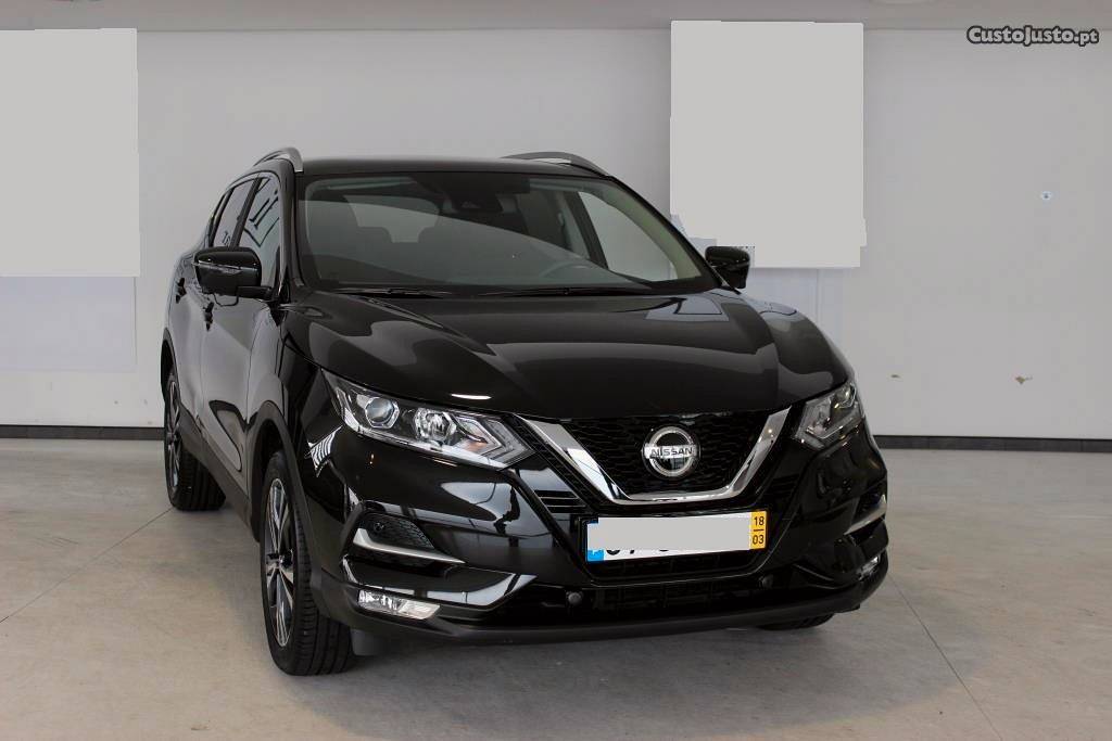 Nissan Qashqai N-connecta Março/18 - à venda - Monovolume