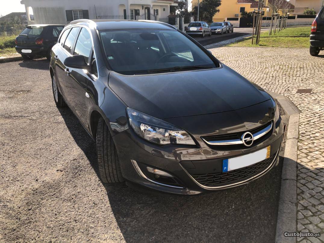 Opel Astra Sports Tourer Cosmo Abril/13 - à venda -