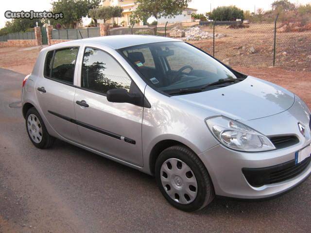 Renault Clio GASOLEO 5 LUGARES Setembro/06 - à venda -