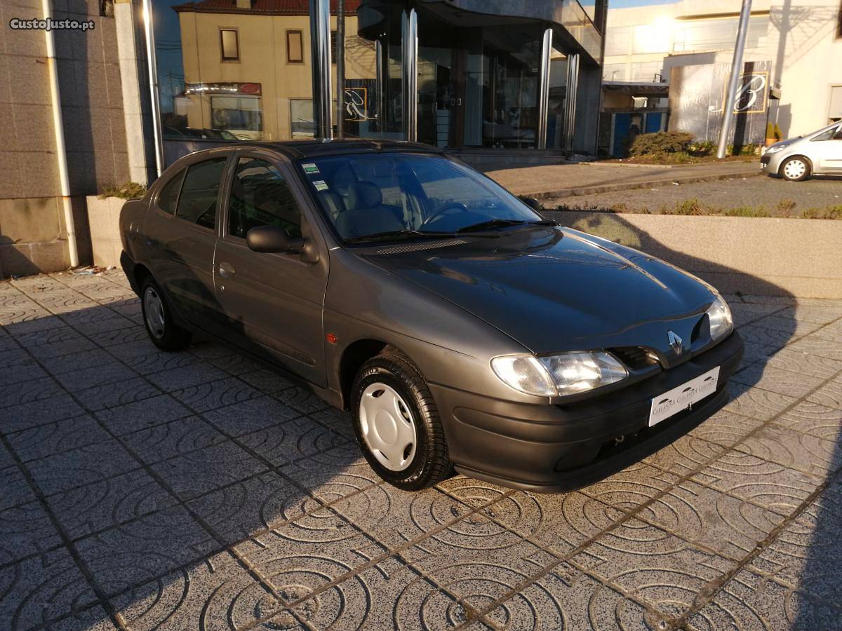 Renault Mégane 1.4 Classic km Abril/98 - à venda -