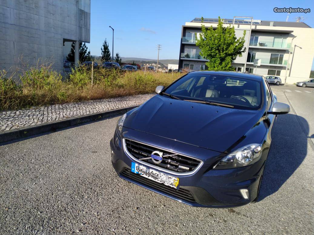 Volvo V40 R-Design dcv Dezembro/14 - à venda -