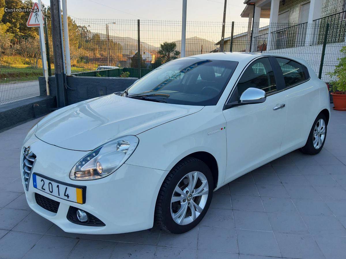 Alfa Romeo Giulietta 1.6 JTDM Outubro/14 - à venda -