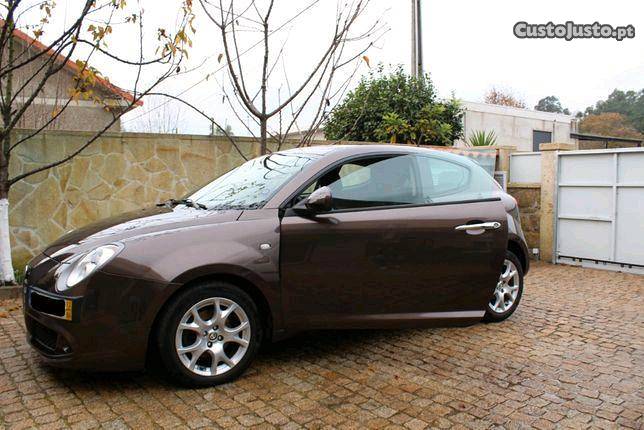 Alfa Romeo Mito 1.3 Jtd 85 cv Abril/12 - à venda - Ligeiros