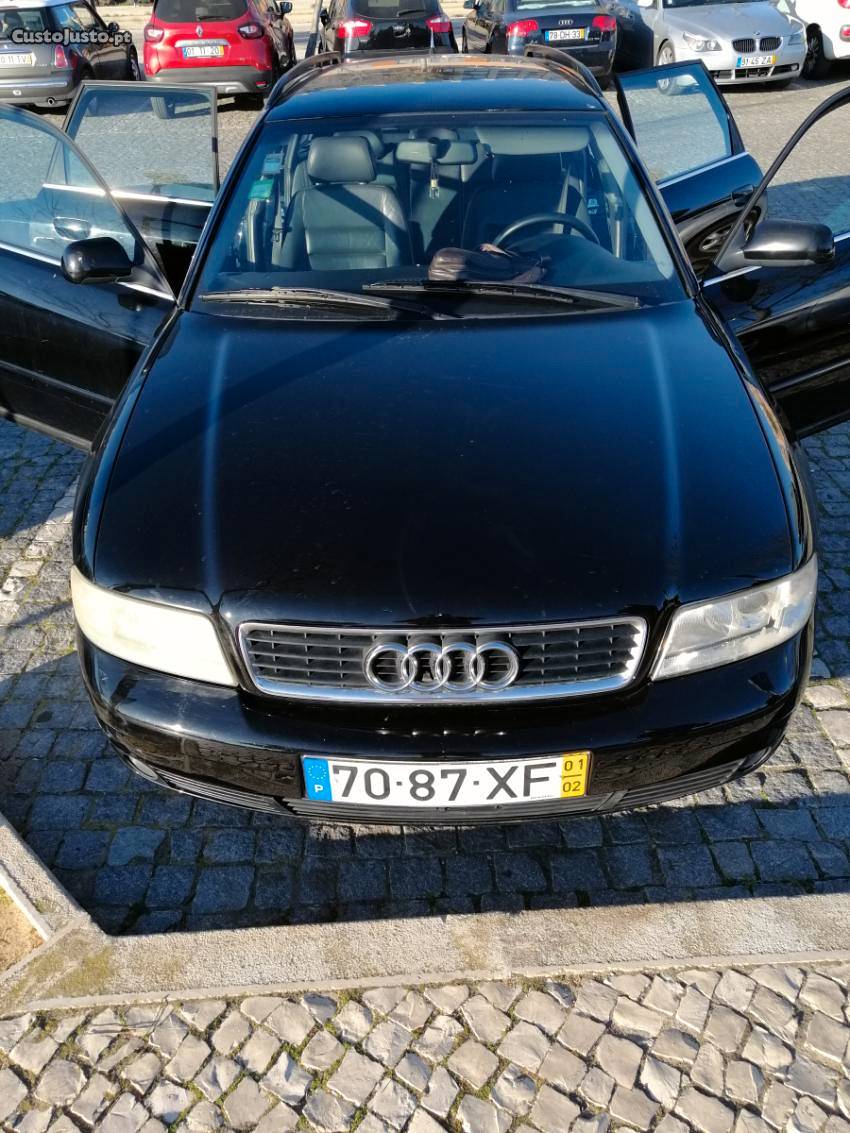 Audi A4 4-5portas Fevereiro/01 - à venda - Ligeiros