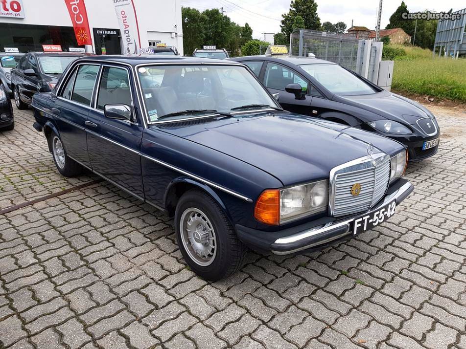 Mercedes-Benz 300 D Caixa de 5 e AC Março/80 - à venda -