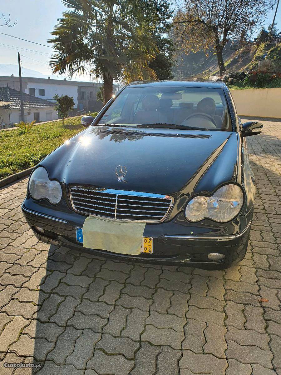 Mercedes-Benz C 220 Elegance Março/02 - à venda - Ligeiros