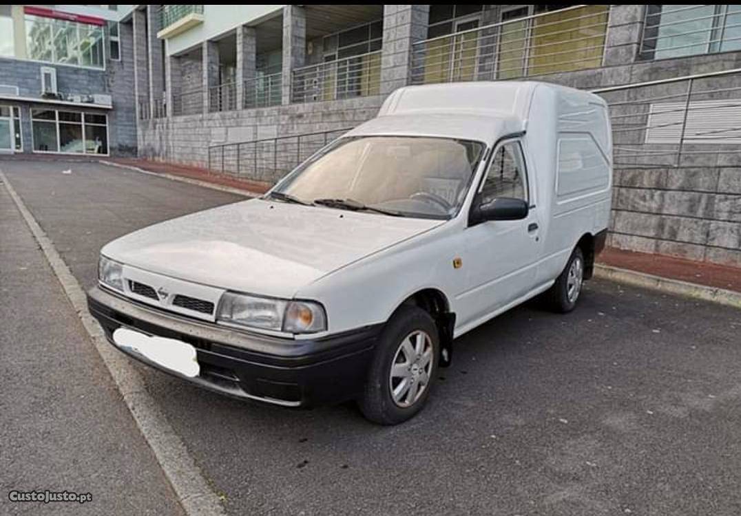 Nissan Sunny 1.7d Dezembro/96 - à venda - Comerciais / Van,