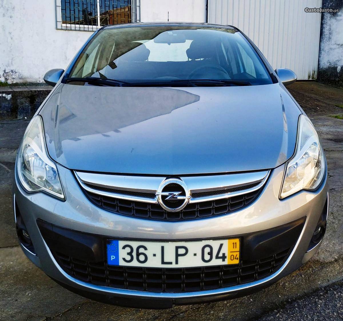 Opel Corsa 1.2 Cosmos Abril/11 - à venda - Ligeiros