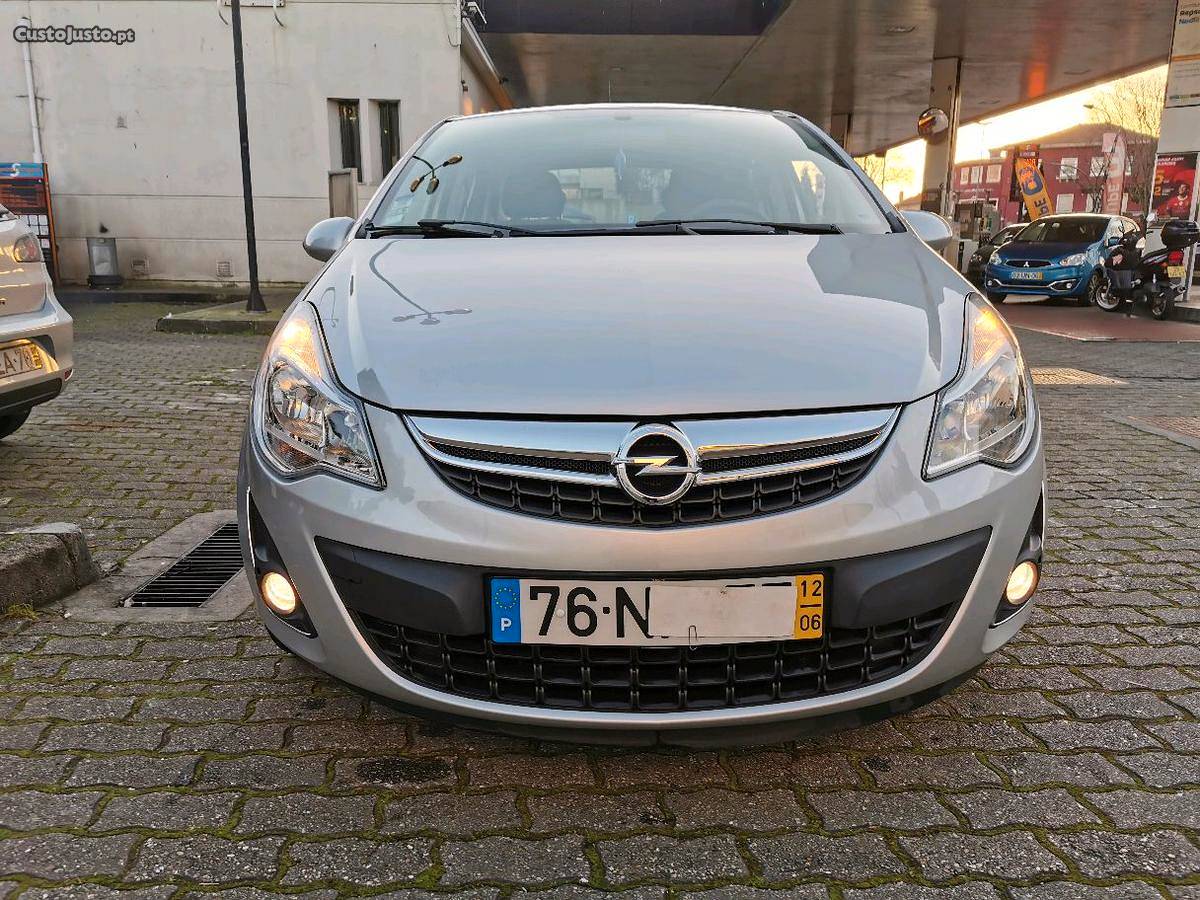 Opel Corsa 1.3 CDTI ECOflex 95 CV A/C NACIONAL Julho/12 - à
