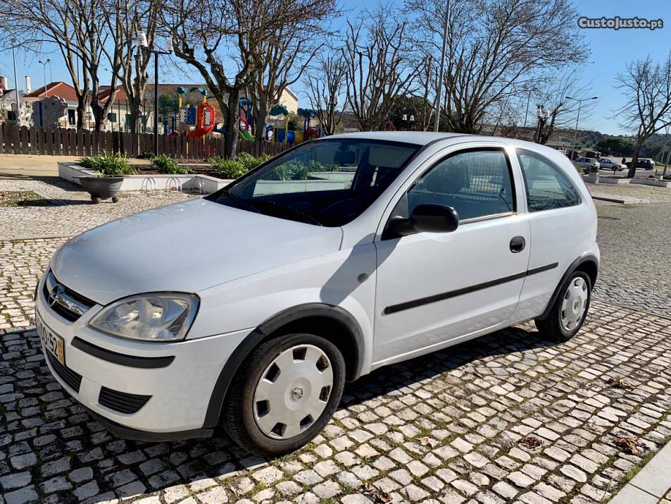 Opel Corsa 1.3 cdti Dezembro/06 - à venda - Comerciais /