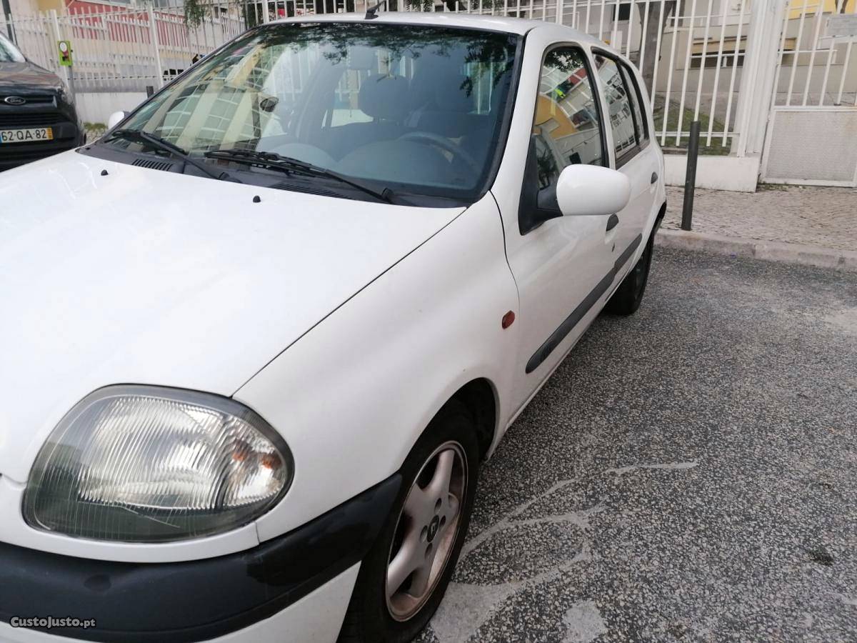 Renault Clio RXE Abril/99 - à venda - Ligeiros Passageiros,