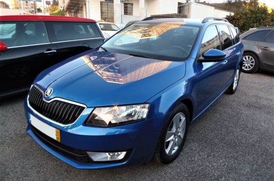 Skoda Octavia Break 1.6TDi Ambition DSG - Auto Garantido