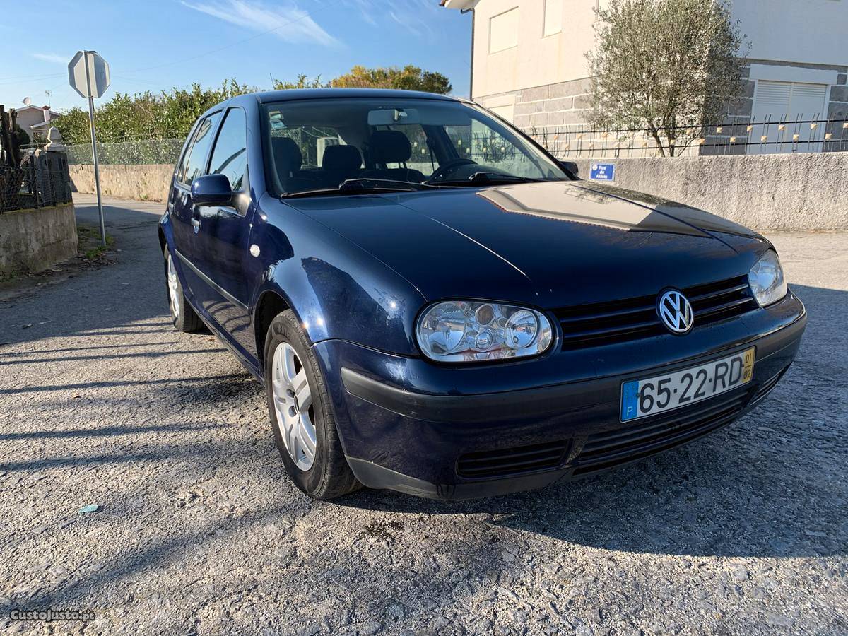 VW Golf 1.4 gasolina Fevereiro/01 - à venda - Ligeiros