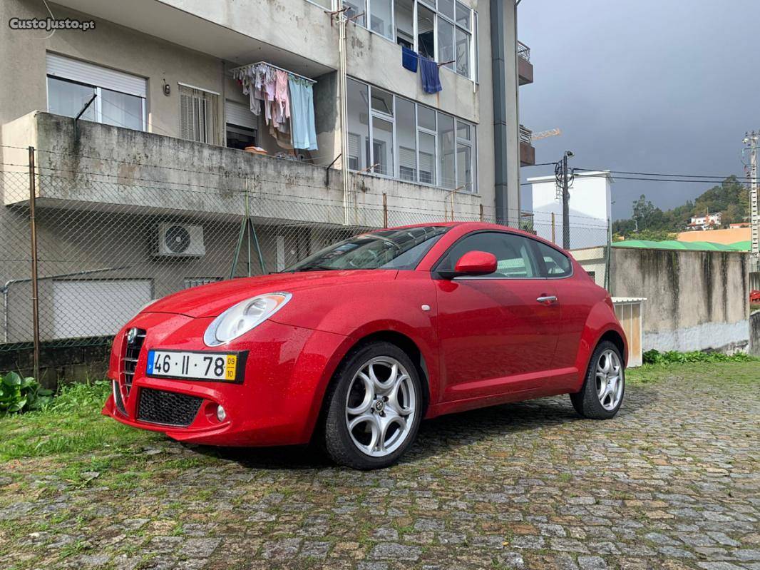 Alfa Romeo Mito Hatchback Outubro/09 - à venda - Ligeiros