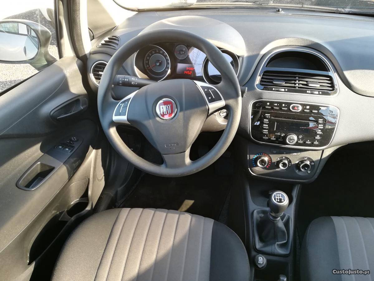 Fiat Punto 1.2 Prata Abril/18 - à venda - Ligeiros