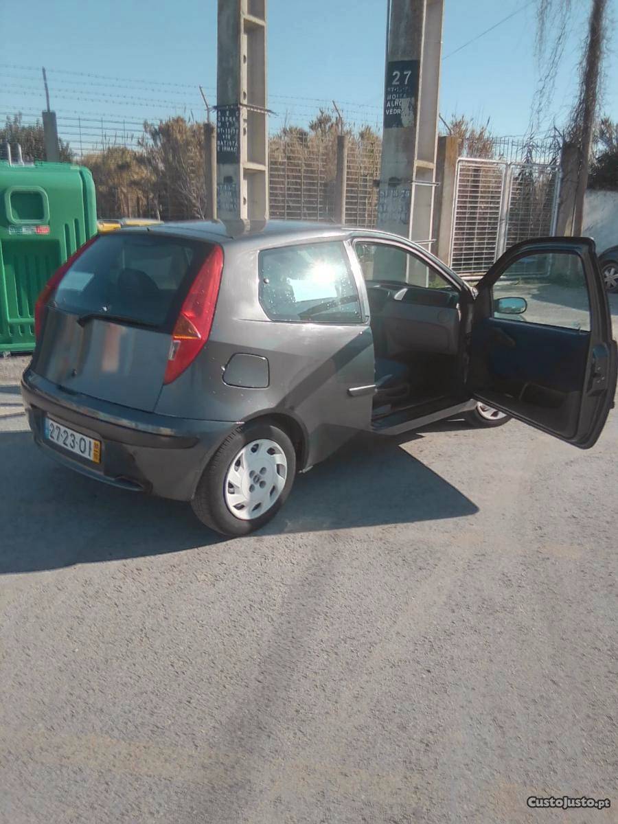 Fiat Punto  v desportivo Outubro/99 - à venda -