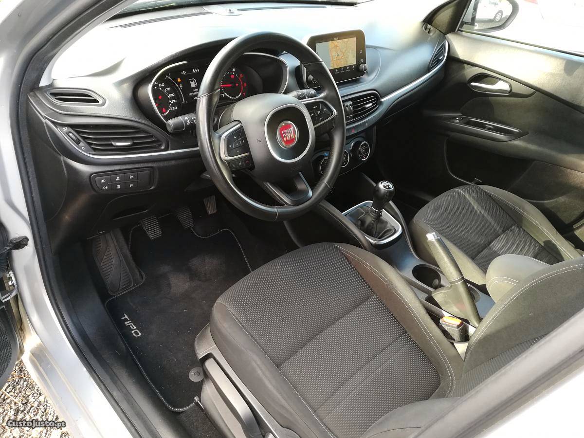 Fiat Tipo SW  Uconnect Dezembro/16 - à venda - Ligeiros