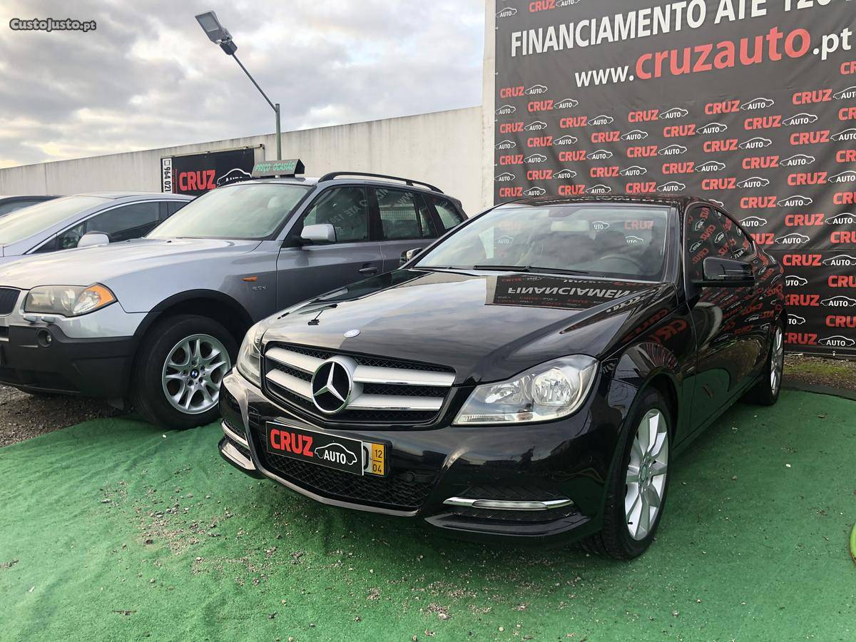 Mercedes-Benz C 220 CDi Avantgarde Abril/12 - à venda -