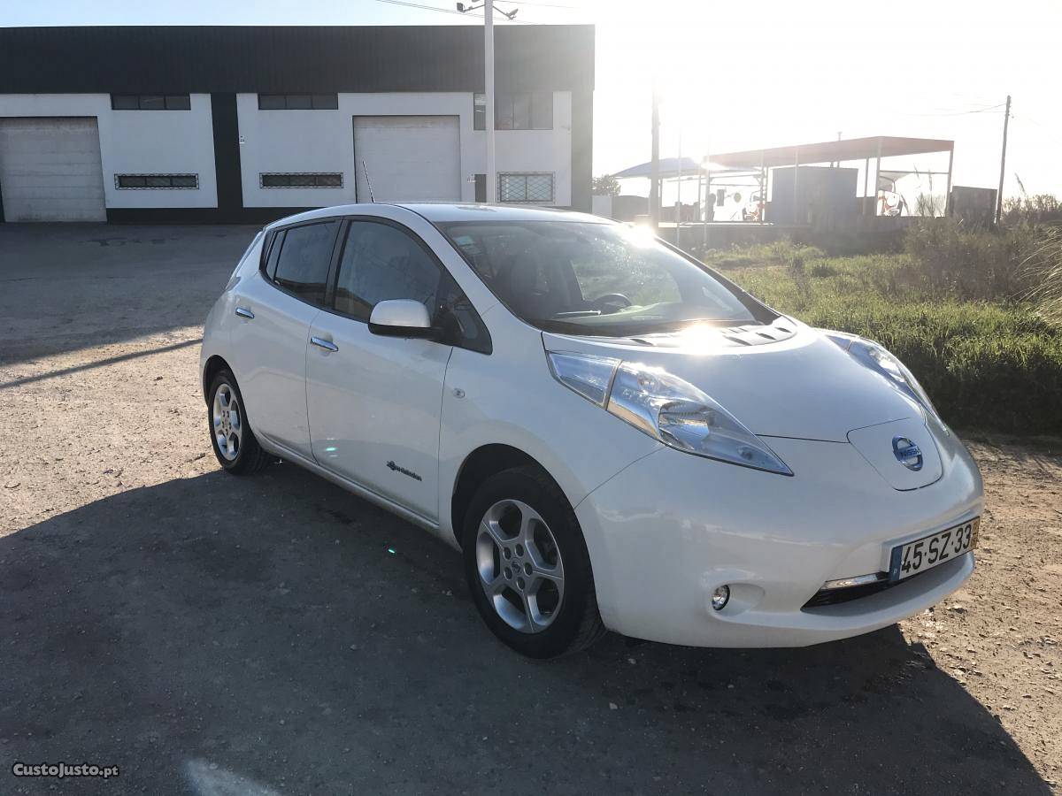 Nissan Leaf 30 Kwh Maio/17 - à venda - Ligeiros