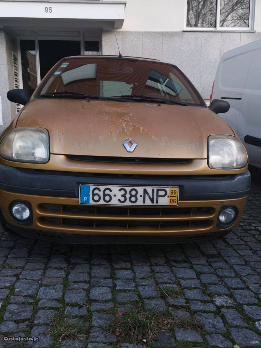 Renault Clio 1.2i RT Junho/99 - à venda - Ligeiros