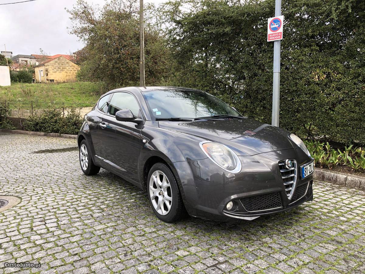 Alfa Romeo Mito 0.9T Julho/13 - à venda - Ligeiros