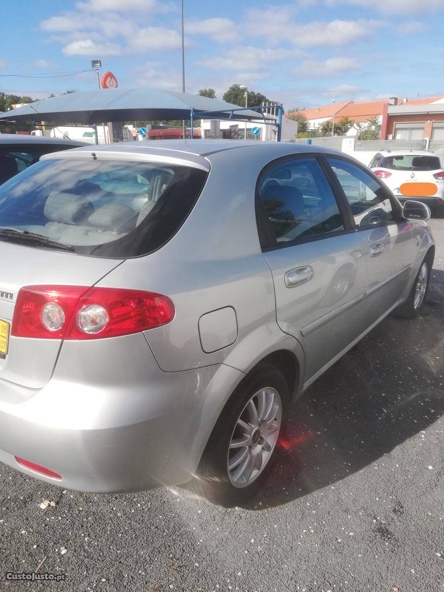 Chevrolet Lacetti 1.4 sx Julho/05 - à venda - Ligeiros