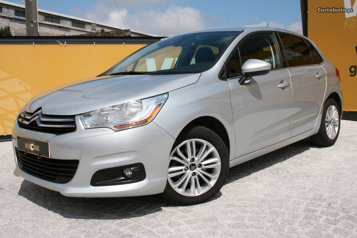 Citroën C4 1.2 VTI 130 cv Maio/14 - à venda - Ligeiros