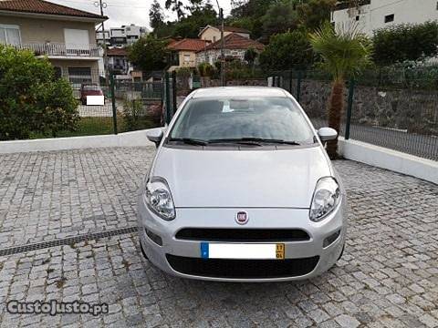Fiat Punto 1.2 Easy Abril/17 - à venda - Ligeiros