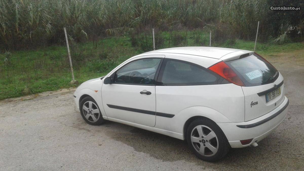 Ford Focus carro 115cv Maio/02 - à venda - Comerciais /