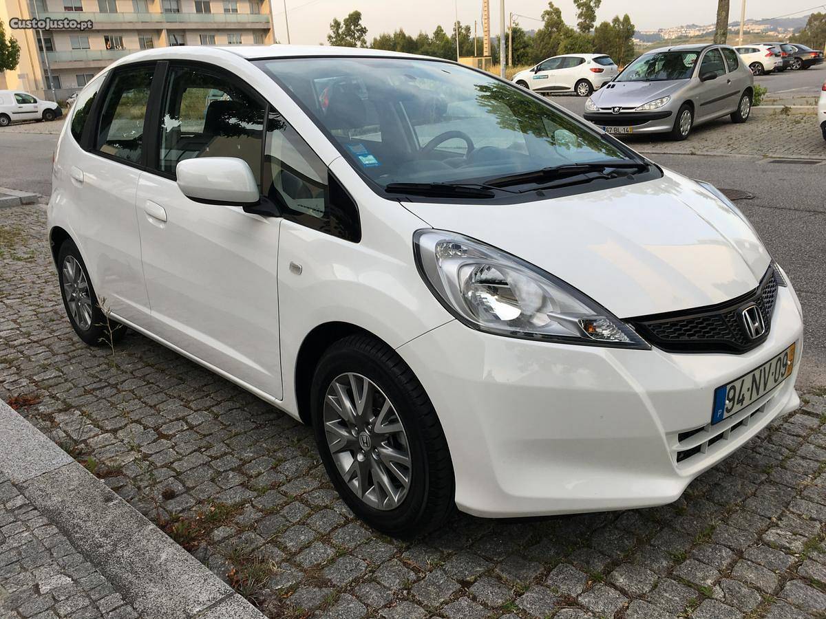 Honda Jazz 1.2 VTEC 1 dono Julho/13 - à venda - Ligeiros