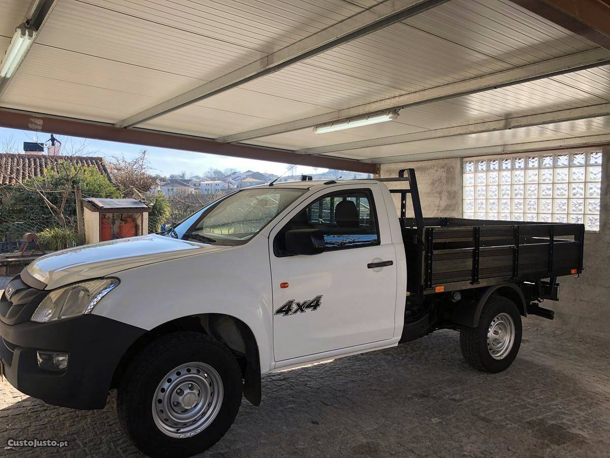 Isuzu D-Max 4x4 iva ded Maio/13 - à venda - Pick-up/