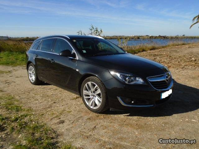 Opel Insignia Sport Tourer Maio/15 - à venda - Ligeiros