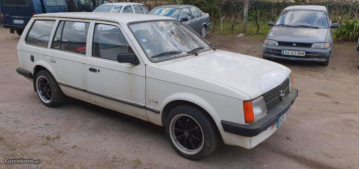 Opel Kadett 1.3s caravan Novembro/83 - à venda - Ligeiros