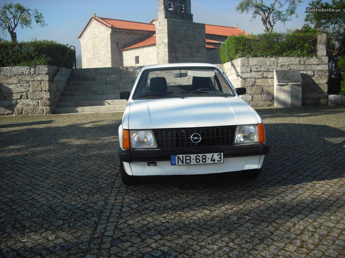Opel Kadett  S c classico Dezembro/82 - à venda -