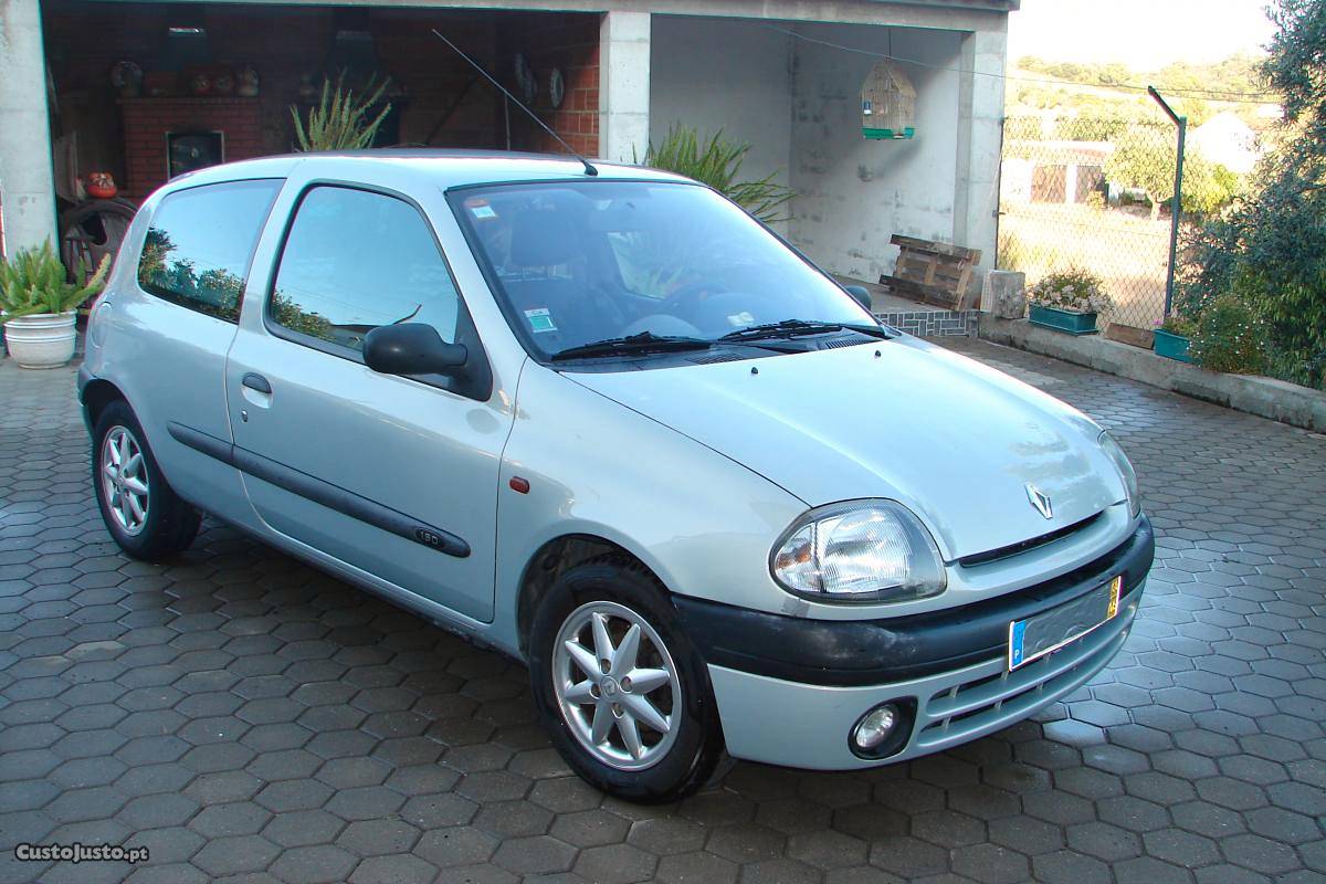 Renault Clio 1.9D Agosto/00 - à venda - Comerciais / Van,