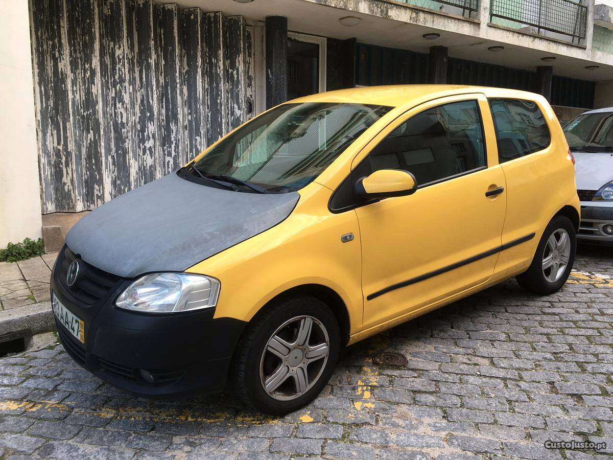 VW Fox 1.2 Highline Maio/05 - à venda - Ligeiros